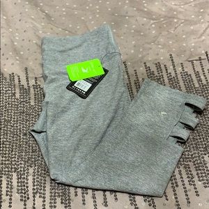 NWT GLYDER Grey crop leggings M